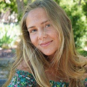 Meet your Posher, Julia